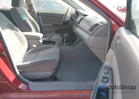 2005 Toyota Camry Le из США, поврежденный, VIN 4T1BE32K75U066678